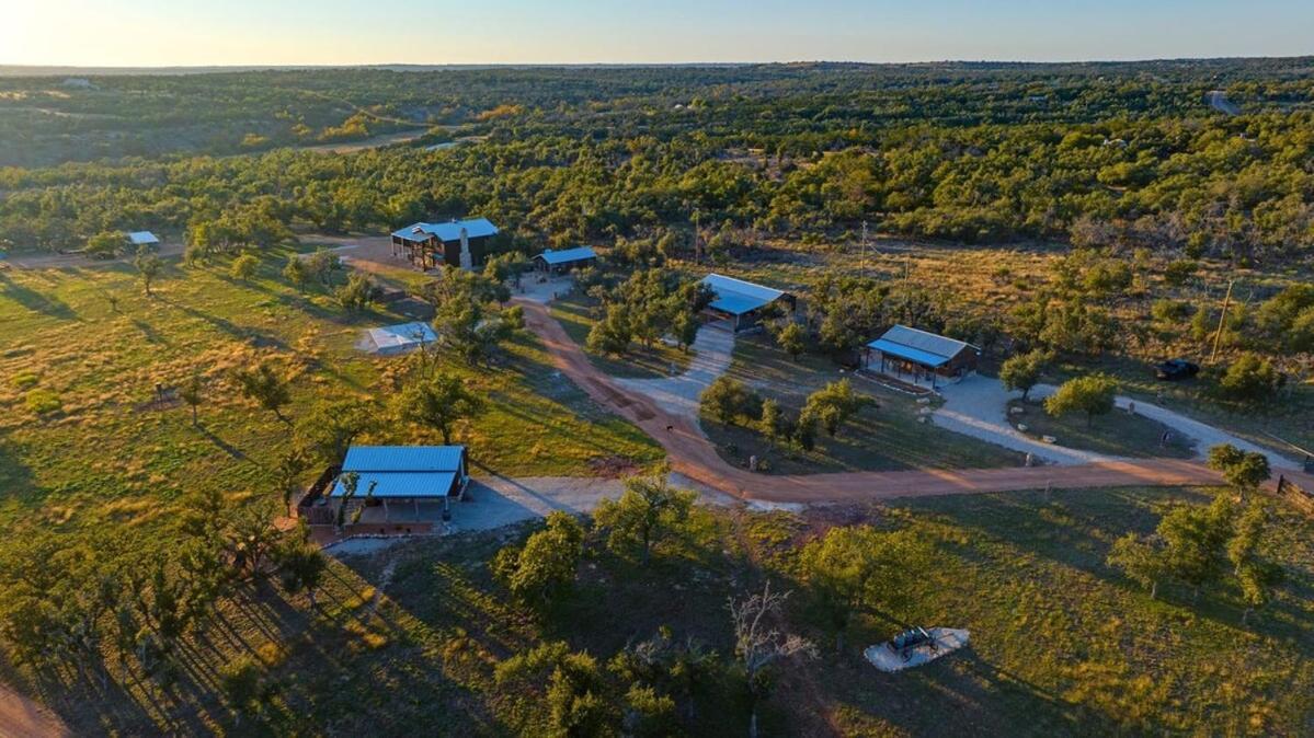 Rockin' R Ranch - 4 Cabins & Sleeps 10 Fredericksburg Exterior photo