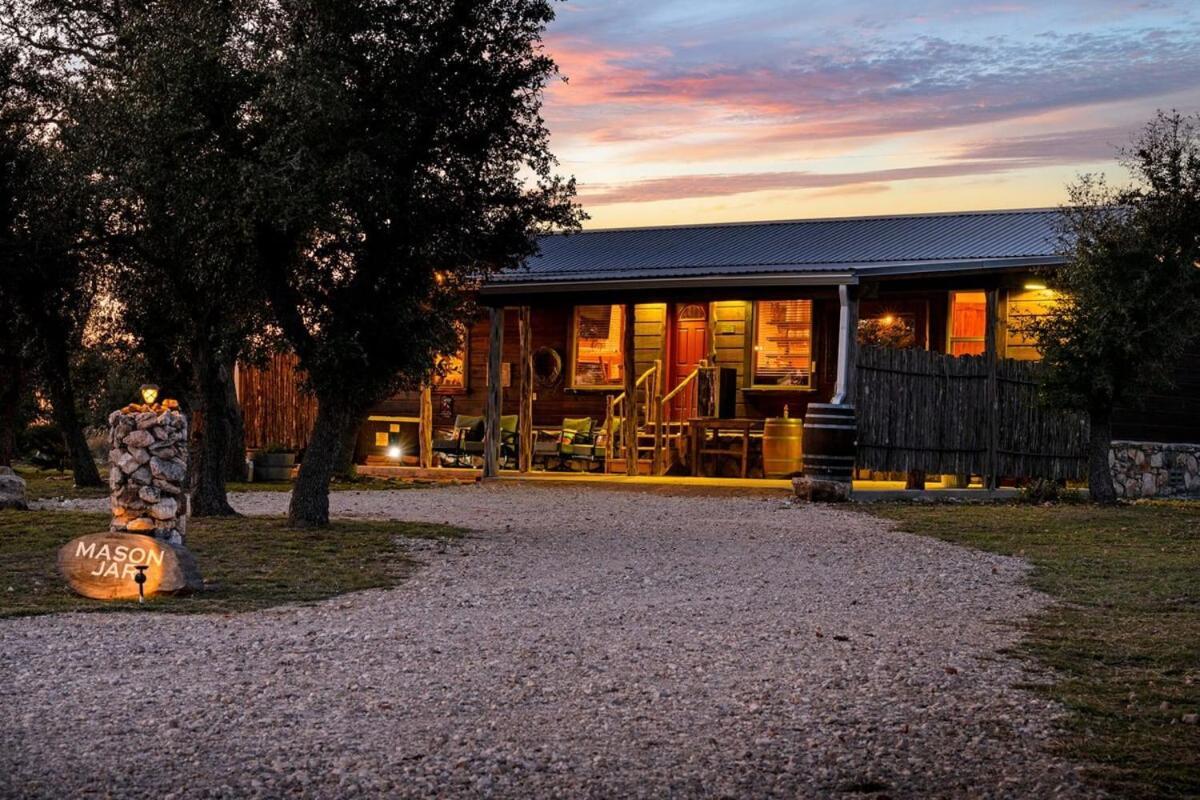 Rockin' R Ranch - 4 Cabins & Sleeps 10 Fredericksburg Exterior photo