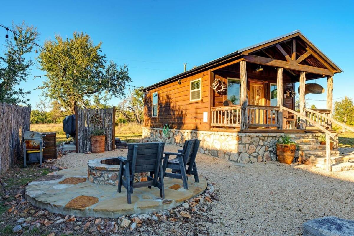 Rockin' R Ranch - 4 Cabins & Sleeps 10 Fredericksburg Exterior photo