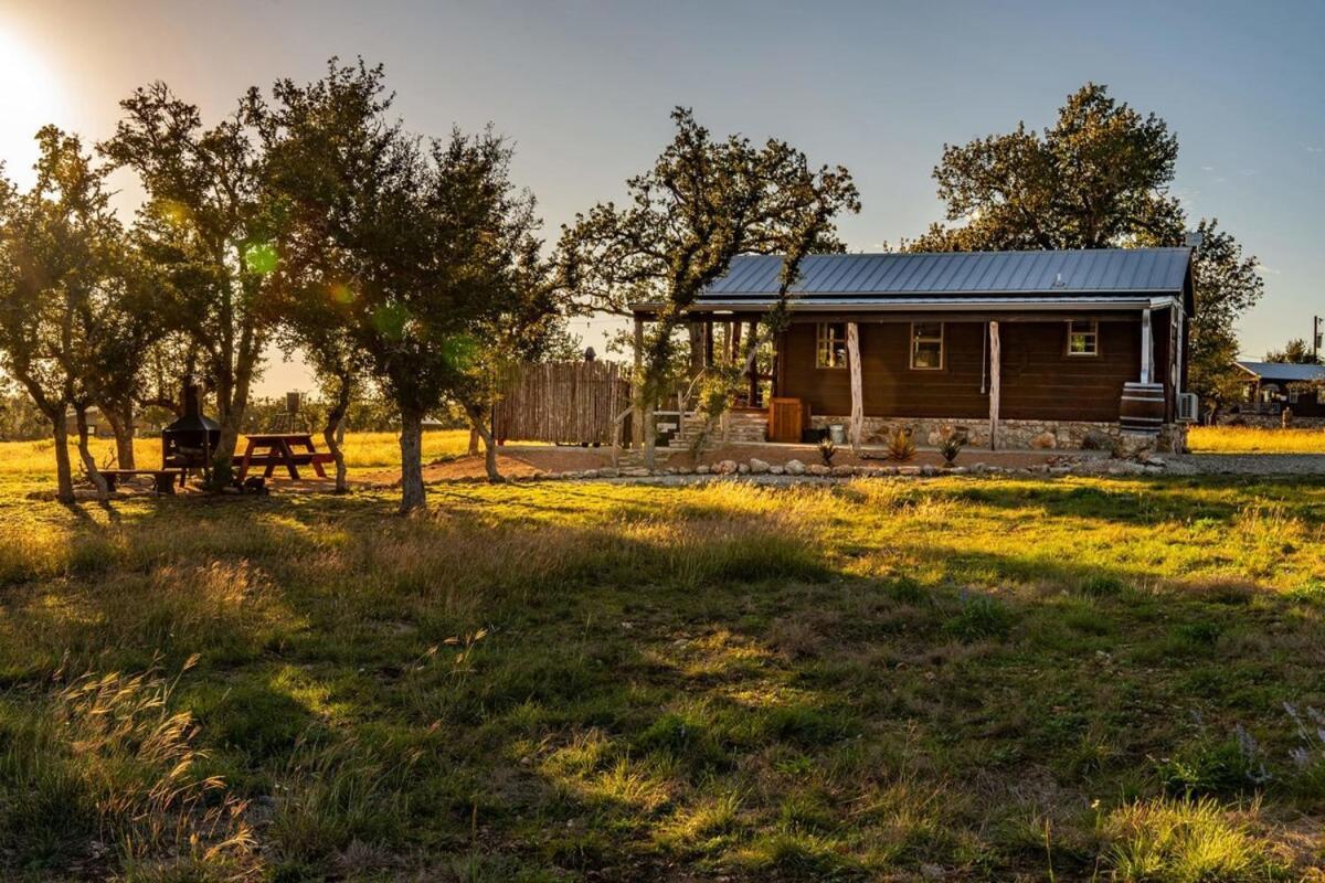 Rockin' R Ranch - 4 Cabins & Sleeps 10 Fredericksburg Exterior photo